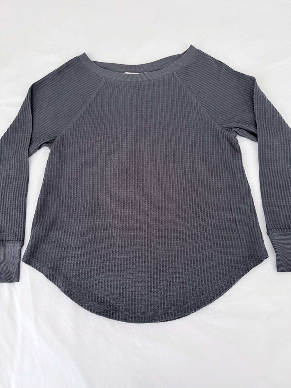 LOFT Slate Gray Waffle Knit Thermal Raglan Long Sleeve Curved Hem Top Size S